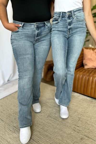 Judy Blue Medium Rise Bootcut JeansThe medium rise bootcut jeans are a timeless wardrobe staple that flatters all body types. Designed with a comfortable fit, they sit perfectly at the waist while offBootcut JeansJudy Blue Medium Rise Bootcut Jeans