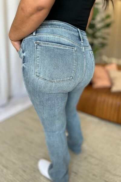 Judy Blue Medium Rise Bootcut JeansThe medium rise bootcut jeans are a timeless wardrobe staple that flatters all body types. Designed with a comfortable fit, they sit perfectly at the waist while offBootcut JeansJudy Blue Medium Rise Bootcut Jeans