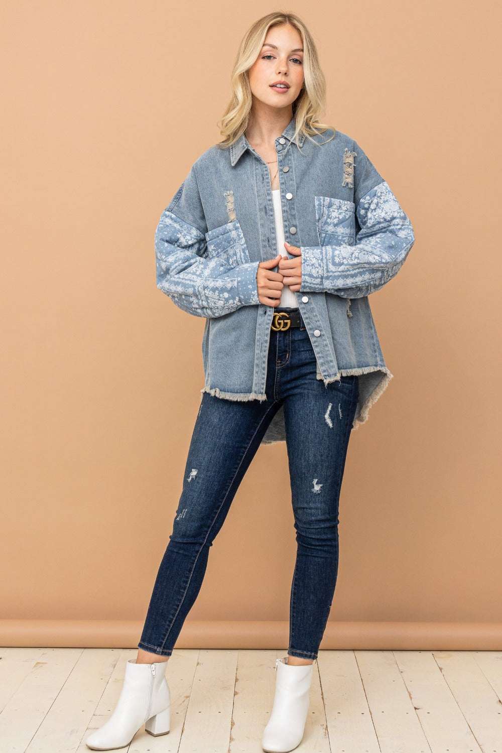 Paisley Print Quilted Denim JacketThe 100% cotton Paisley Print Quilted Denim Jacket is a unique blend of patterns and textures. The paisley print adds a touch of classic charm, while the quilted sleJacketsPaisley Print Quilted Denim Jacket