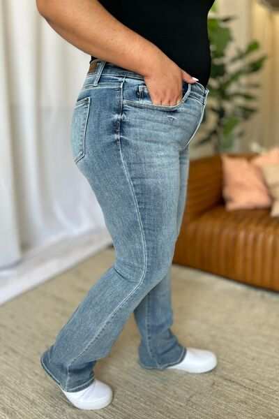 Judy Blue Medium Rise Bootcut JeansThe medium rise bootcut jeans are a timeless wardrobe staple that flatters all body types. Designed with a comfortable fit, they sit perfectly at the waist while offBootcut JeansJudy Blue Medium Rise Bootcut Jeans
