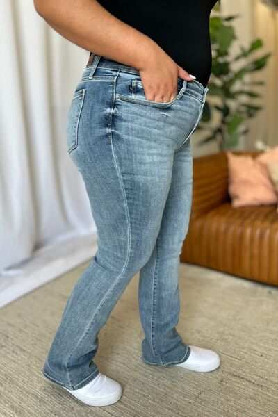 Judy Blue Medium Rise Bootcut JeansThe medium rise bootcut jeans are a timeless wardrobe staple that flatters all body types. Designed with a comfortable fit, they sit perfectly at the waist while offBootcut JeansJudy Blue Medium Rise Bootcut Jeans