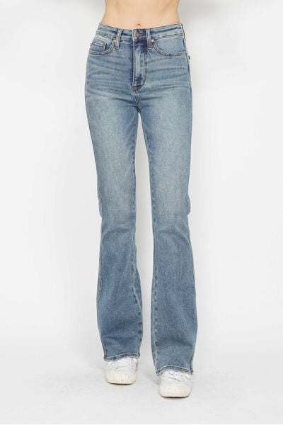 Judy Blue Tummy Control Back Embroidered Pocketed Bootcut JeansTummy Control Back Embroidered Pocketed Bootcut Jeans are a stylish and figure-flattering option for your denim collection. The tummy control feature helps smooth anBootcut JeansJudy Blue Tummy Control