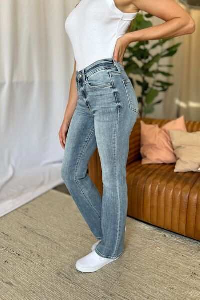 Judy Blue Medium Rise Bootcut JeansThe medium rise bootcut jeans are a timeless wardrobe staple that flatters all body types. Designed with a comfortable fit, they sit perfectly at the waist while offBootcut JeansJudy Blue Medium Rise Bootcut Jeans