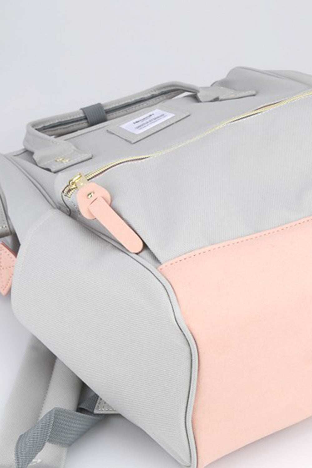 Himawari Contrast Waterproof Canvas Backpack Bag with Side PocketsThe Contrast Waterproof Canvas Backpack Bag with Side Pockets is a modern take on traditional outdoor gear. With its contemporary design and vibrant color accents, tBackpackHimawari Contrast Waterproof