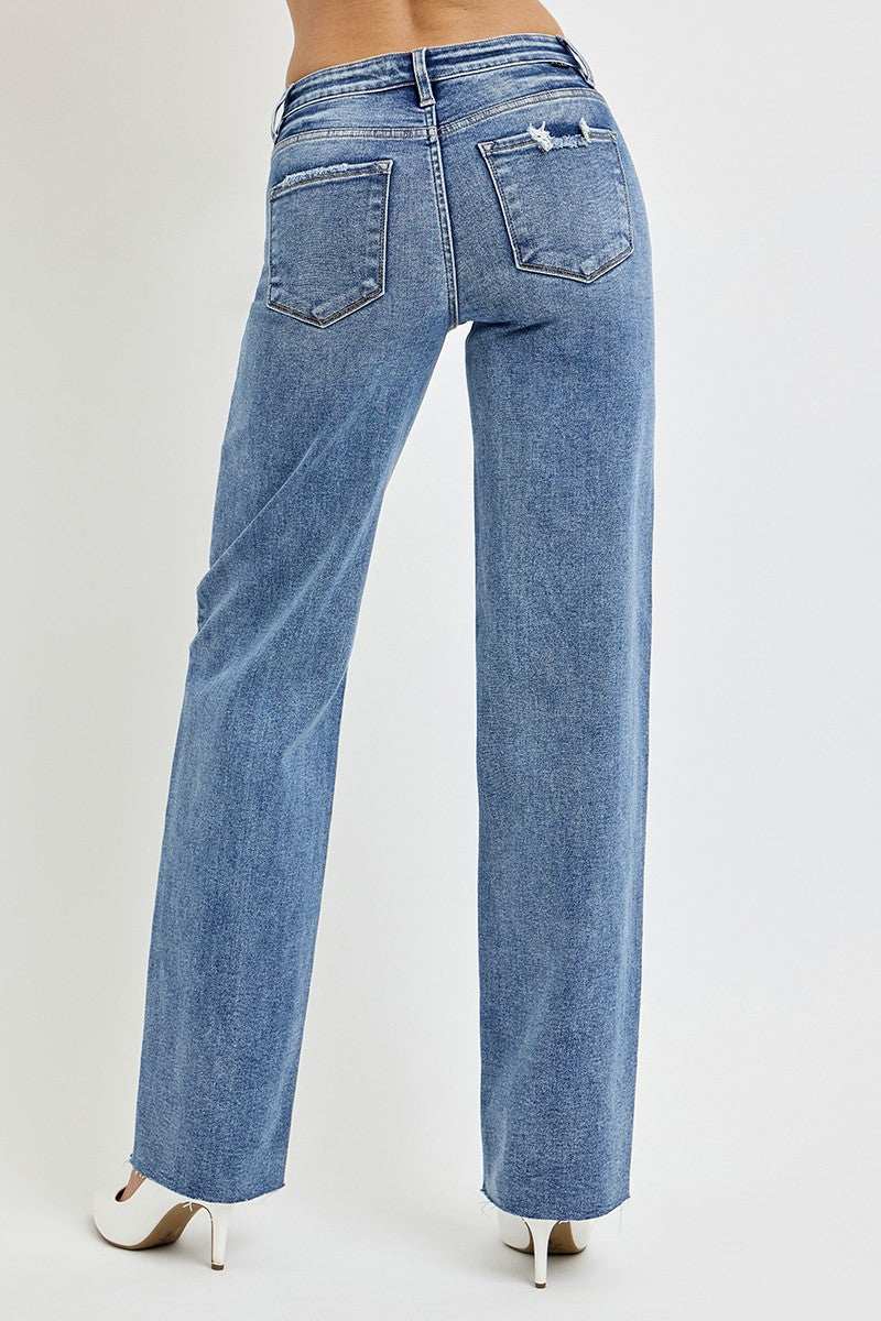 High Rise Straight Leg JeansHigh Rise Straight Leg Jeans are a classic choice, showing a simple and stylish style. High-waisted designs can flatter the waistline and show off an attractive figuStraight Leg JeansHigh Rise Straight Leg Jeans