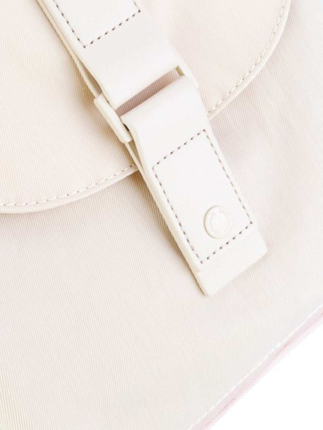 Himawari Contrast Waterproof Canvas Backpack Bag with Round LabelThis contrasting waterproof rucksack with a circular label offers a unique fashion appeal. The circular label adds a touch of chic personality that makes you stand oBackpackHimawari Contrast Waterproof