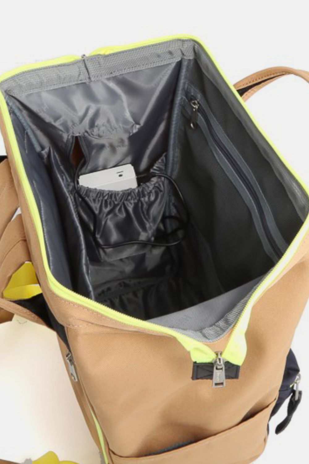 Himawari Contrast Waterproof Backpack Bag with Reinforced EdgesThe contrast waterproof backpack with reinforced edges provides superior protection against water damage while also ensuring long-lasting durability. The reinforced BackpackHimawari Contrast Waterproof Backpack
