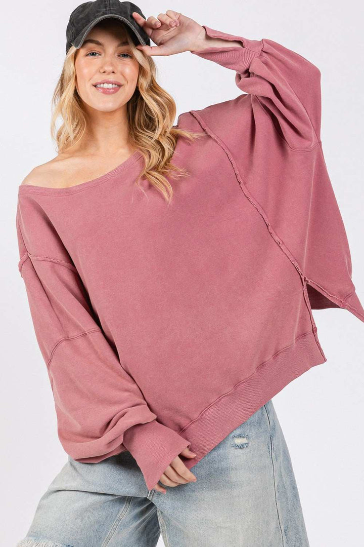 Cotton Mineral Wash Side Slit Oversized SweatshirtThe 100% cotton Mineral Wash Side Slit Oversized Sweatshirt is a comfortable and stylish choice for casual wear. Made from a soft fabrication, this sweatshirt offersSweatshirtsCotton Mineral Wash