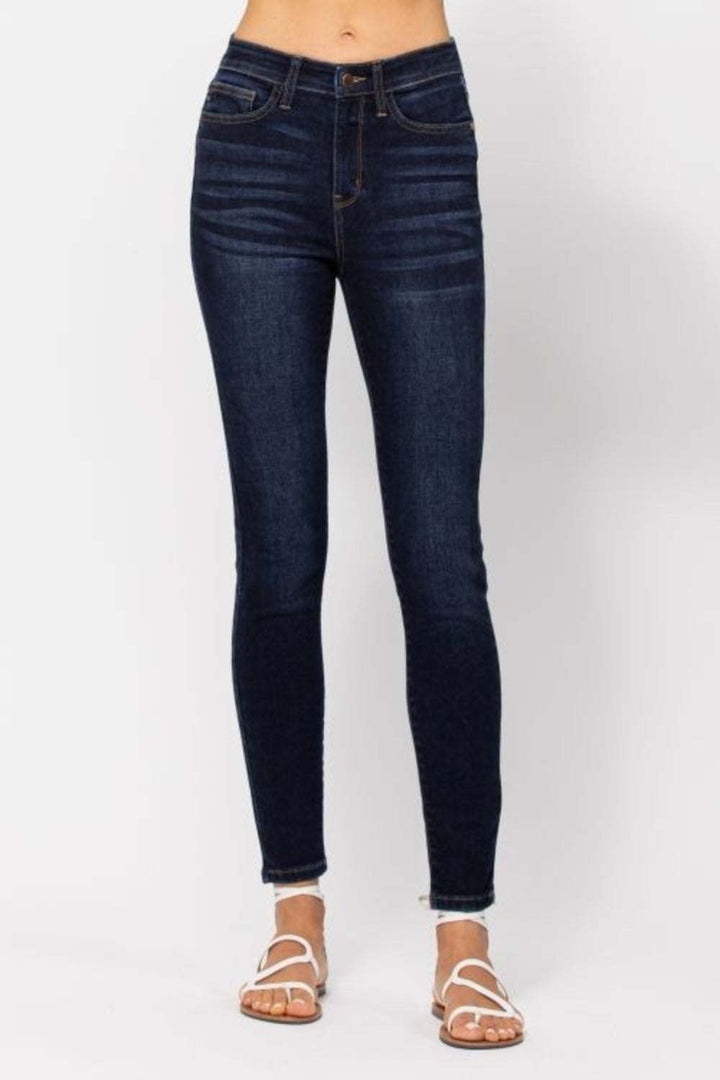 Judy Blue High Waist Handsand Skinny JeansThese Jeans are a versatile and essential piece for any wardrobe. The high waist design offers a flattering fit that accentuates your curves and provides a modern siSkinny JeansJudy Blue High Waist