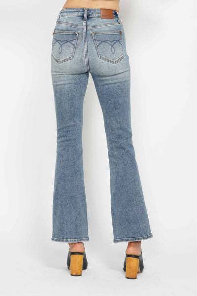 Judy Blue Tummy Control Back Embroidered Pocketed Bootcut JeansTummy Control Back Embroidered Pocketed Bootcut Jeans are a stylish and figure-flattering option for your denim collection. The tummy control feature helps smooth anBootcut JeansJudy Blue Tummy Control