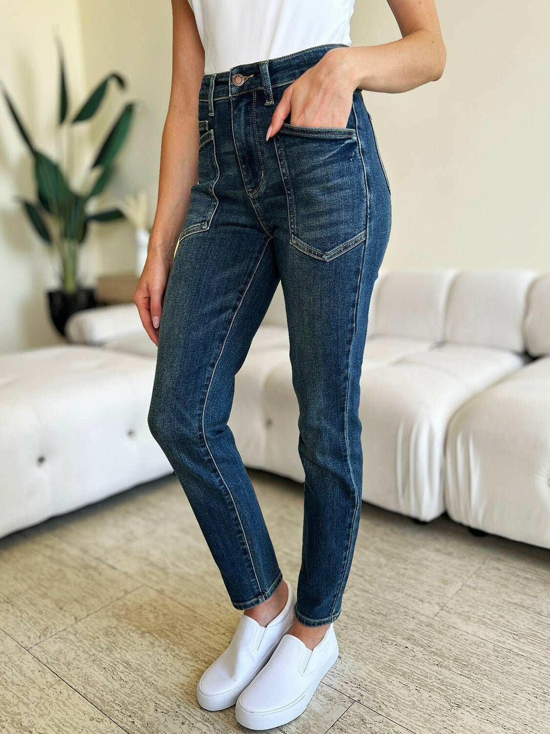 Judy Blue High Waist Skinny JeansGet ready to elevate your style with these chic, flattering and versatile high waist skinny jeans! Made from stretchy denim fabric, they offer a slimming fit that acSkinny JeansJudy Blue High Waist Skinny Jeans