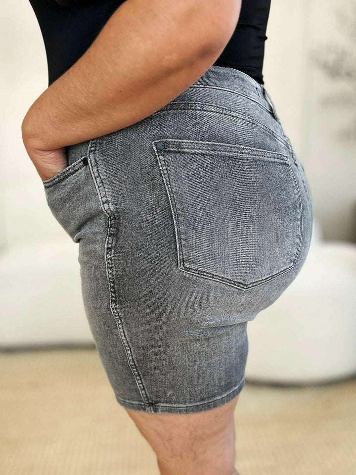 Judy Blue High Waist Washed Denim ShortsExperience unparalleled style with the Judy Blue High Waist Washed Denim Shorts, designed exclusively for those who value timeless fashion and modern comfort. These Jean ShortsJudy Blue High Waist